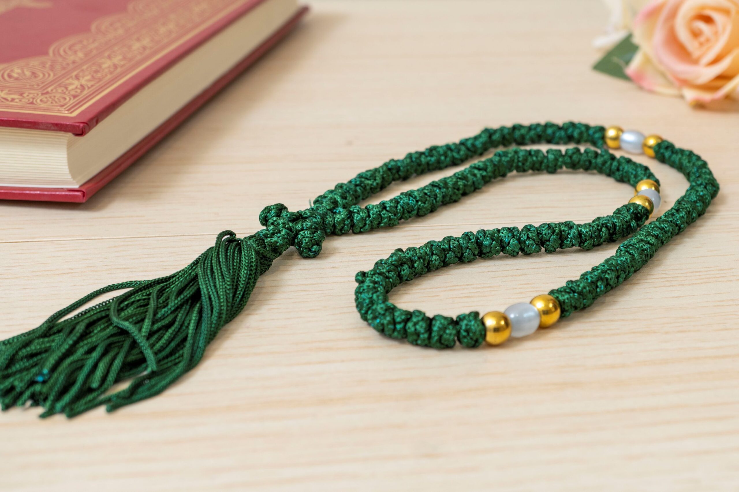 Prayer Rope 100 Knots in green cord with pearl beads and tassel Orthodox komboskini